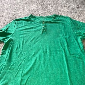 American Eagle two button Heathered T-shirt